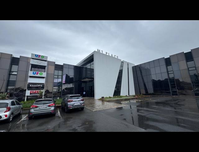 2,420M² WAREHOUSE TO LET IN EASTGATE